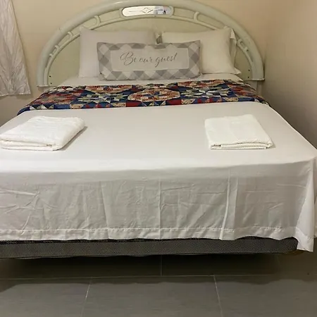 A Delightful Room In Queens